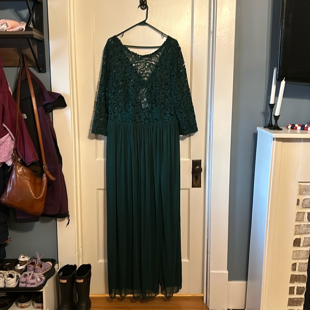 David’s Bridal Green Dress